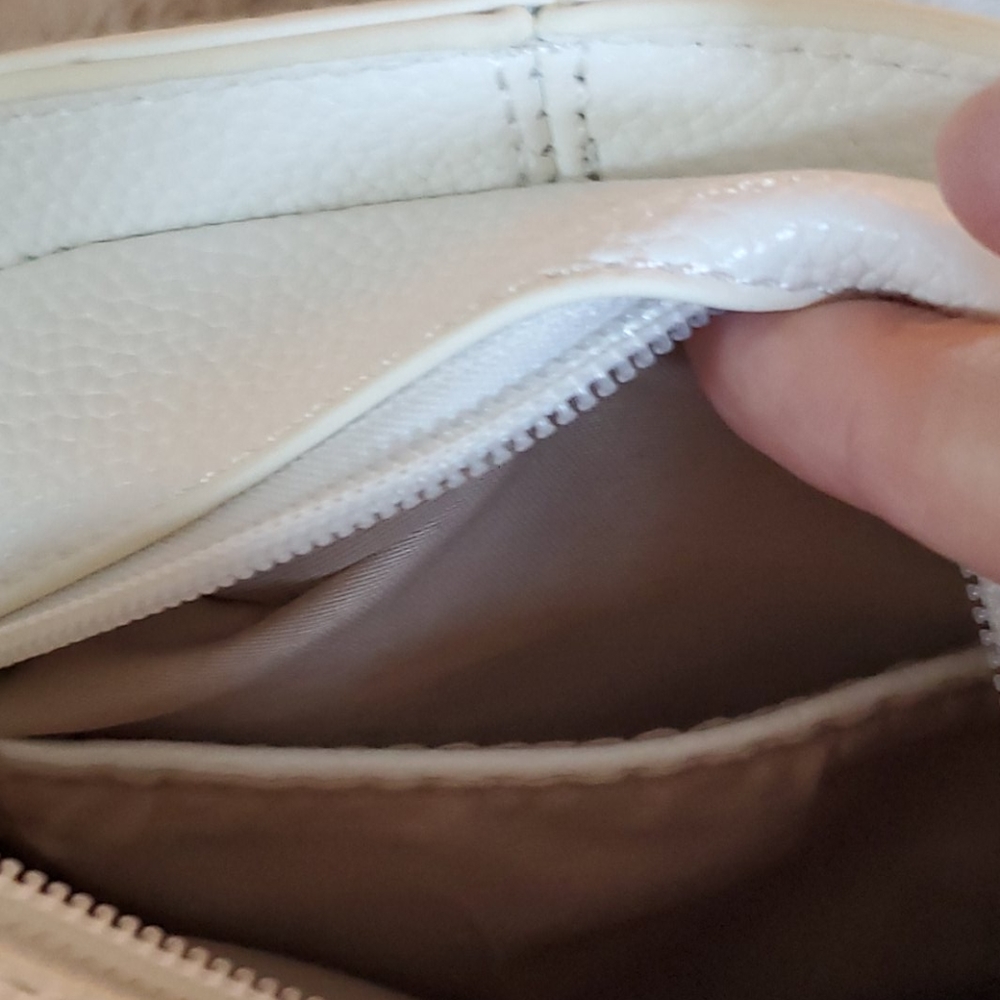 Purse - Picture 2 of 4